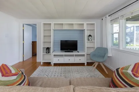 124 Skiff Avenue Vineyard Haven MA 02568