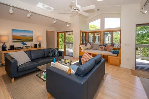 26 Box Turtle Lane Oak Bluffs MA 02557