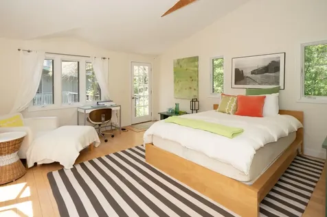 26 Box Turtle Lane Oak Bluffs MA 02557