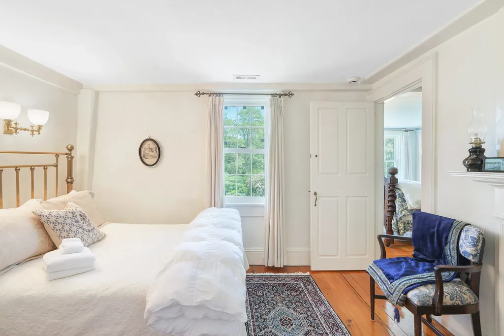 31 Lamberts Cove Road & 0 Plum Cove Road Vineyard Haven MA 02568