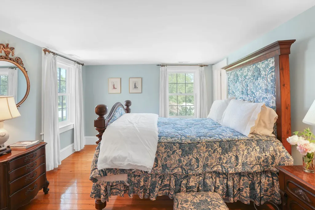 31 Lamberts Cove Road & 0 Plum Cove Road Vineyard Haven MA 02568