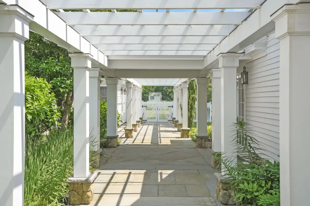 31 Lamberts Cove Road & 0 Plum Cove Road Vineyard Haven MA 02568