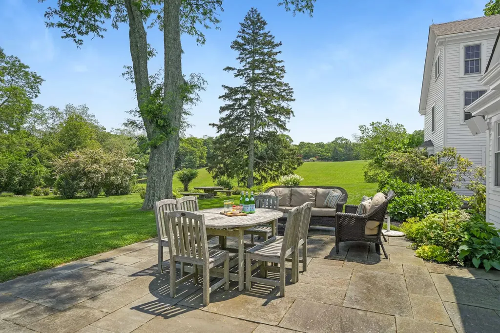 31 Lamberts Cove Road & 0 Plum Cove Road Vineyard Haven MA 02568