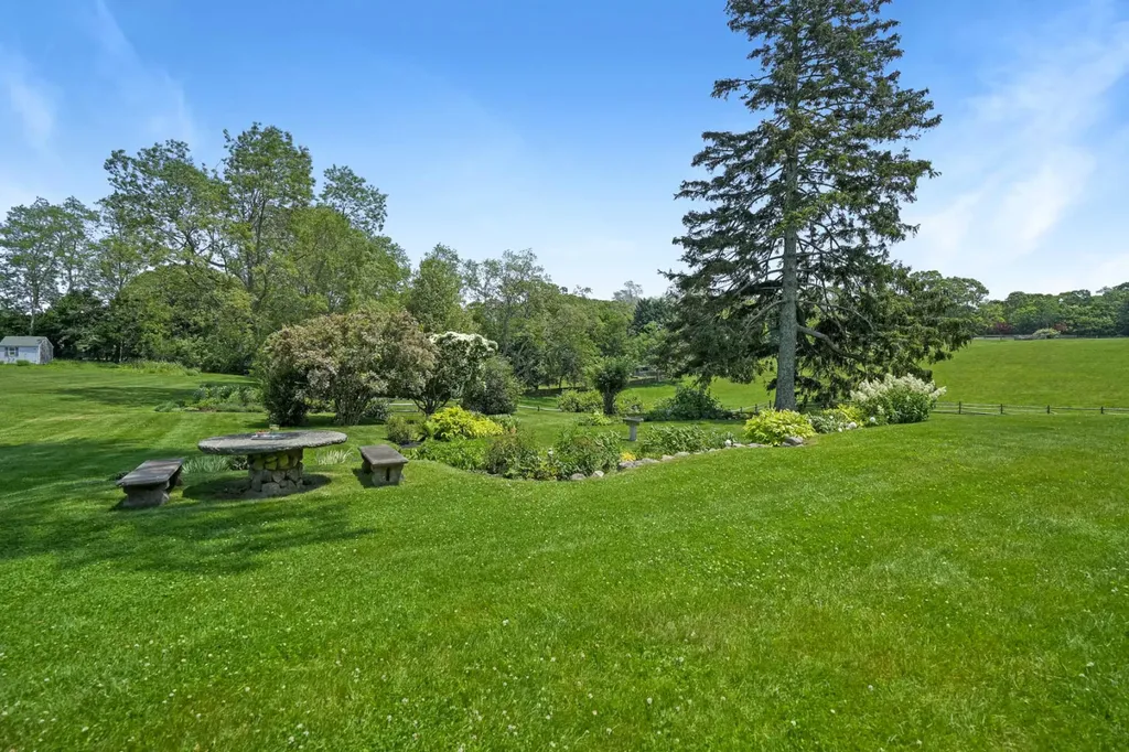 31 Lamberts Cove Road & 0 Plum Cove Road Vineyard Haven MA 02568