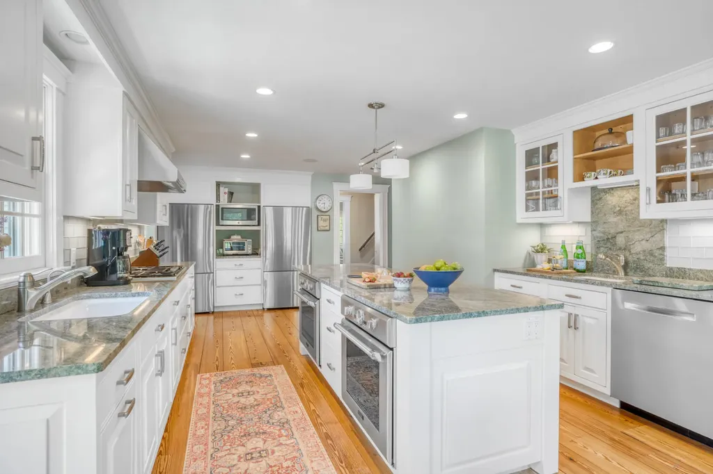 31 Lamberts Cove Road & 0 Plum Cove Road Vineyard Haven MA 02568