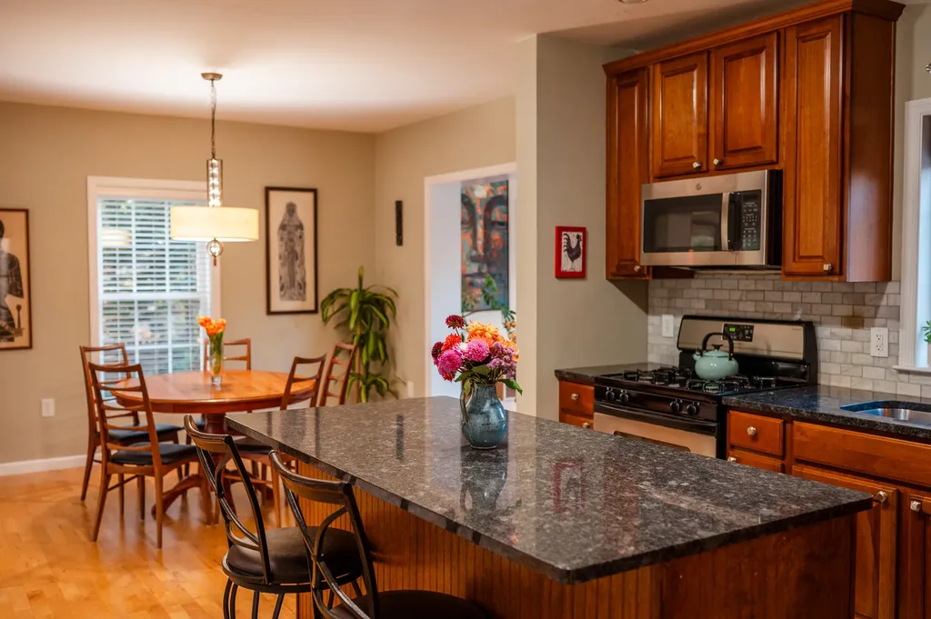 208 Irenes Way Vineyard Haven MA 02568