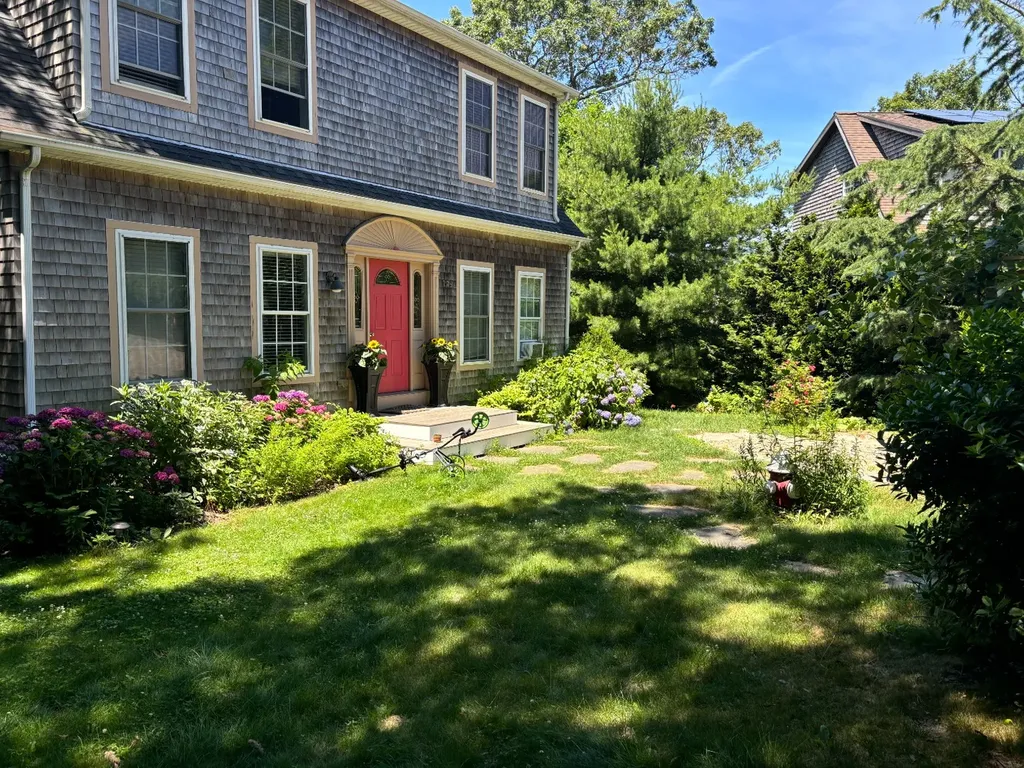 208 Irenes Way Vineyard Haven MA 02568