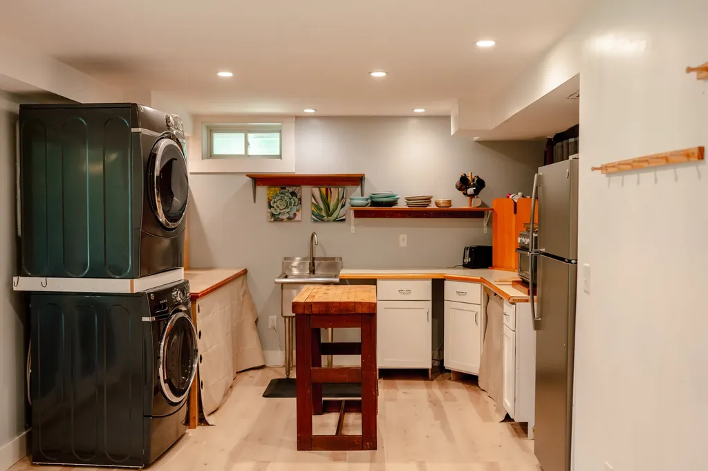 208 Irenes Way Vineyard Haven MA 02568