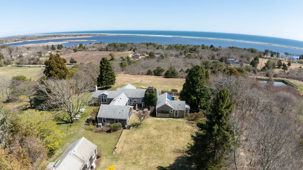 6 Wakeman Road Chilmark MA 02535