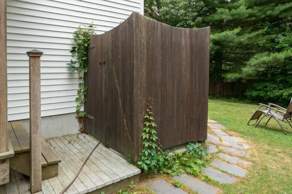 11 Onondaga Avenue Oak Bluffs MA 02557