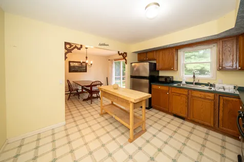 11 Onondaga Avenue Oak Bluffs MA 02557