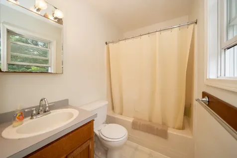 11 Onondaga Avenue Oak Bluffs MA 02557