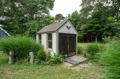 11 Onondaga Avenue Oak Bluffs MA 02557