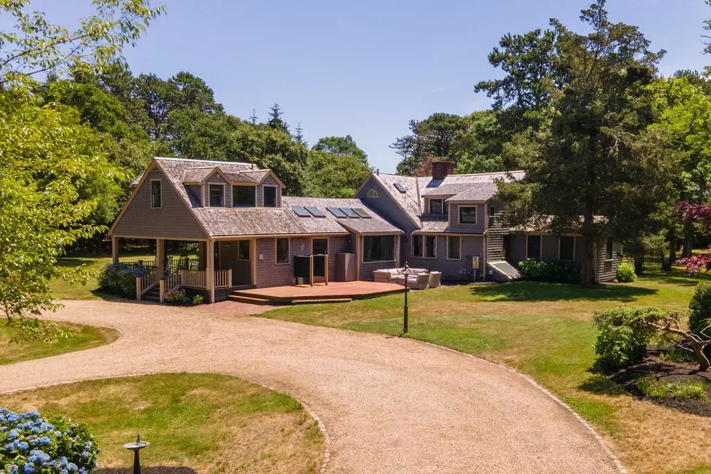 15 Tamarack Lane Oak Bluffs MA 02557