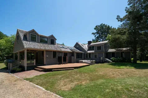 15 Tamarack Lane Oak Bluffs MA 02557