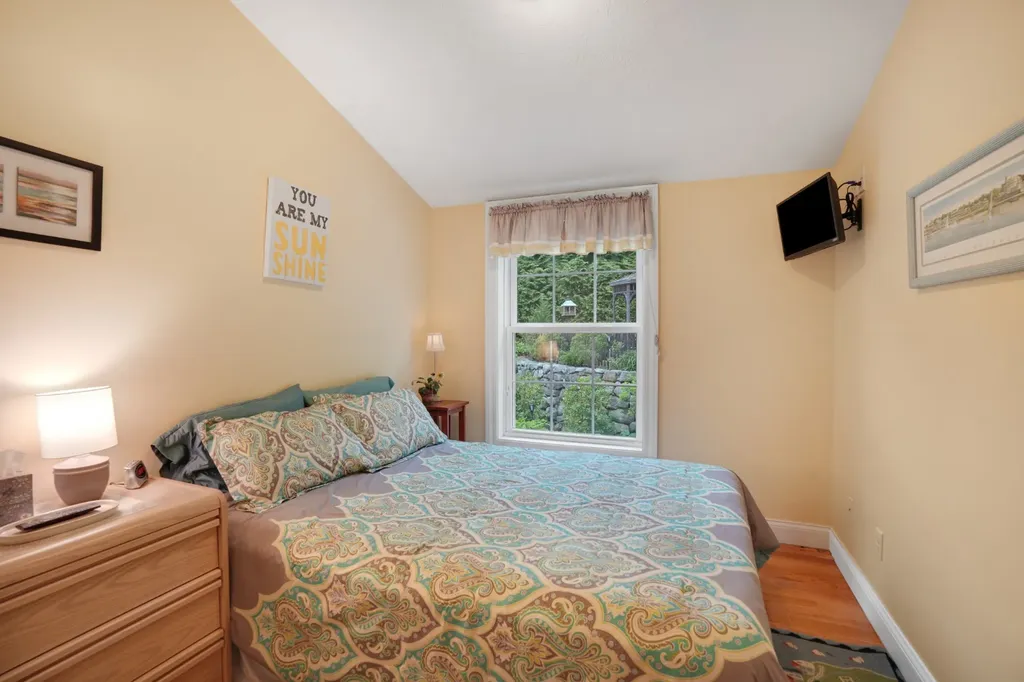 8 Fresh Pond Road Oak Bluffs MA 02557