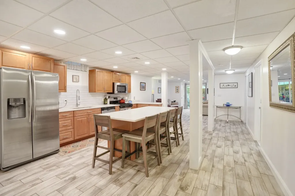 8 Fresh Pond Road Oak Bluffs MA 02557