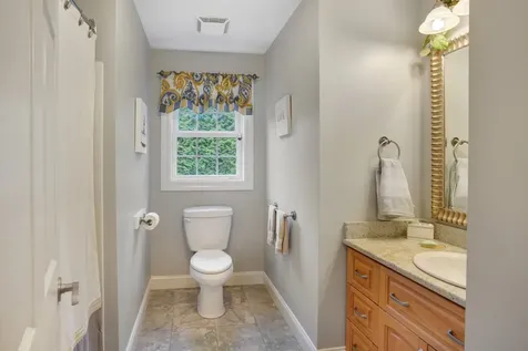 8 Fresh Pond Road Oak Bluffs MA 02557