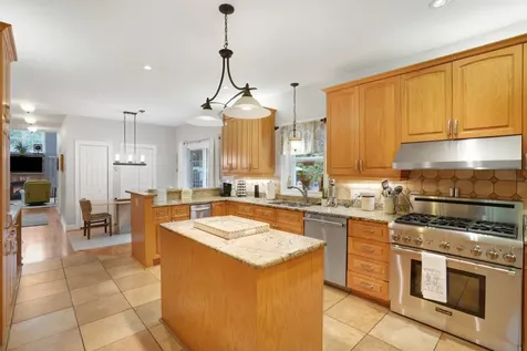 8 Fresh Pond Road Oak Bluffs MA 02557