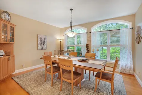 8 Fresh Pond Road Oak Bluffs MA 02557