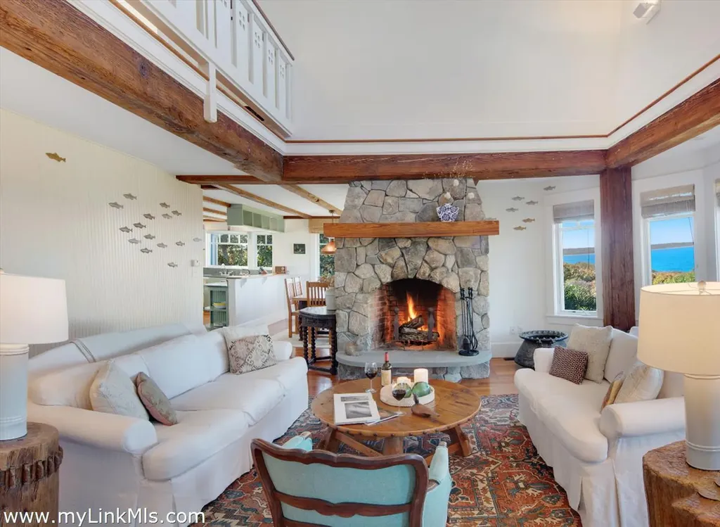 94 Menemsha Inn Road Chilmark MA 02535