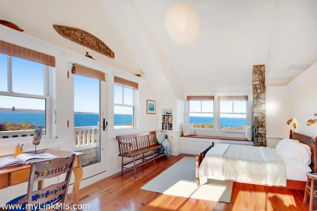 94 Menemsha Inn Road Chilmark MA 02535