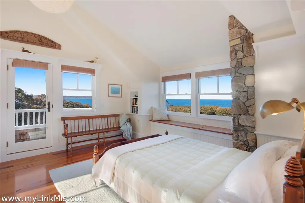 94 Menemsha Inn Road Chilmark MA 02535