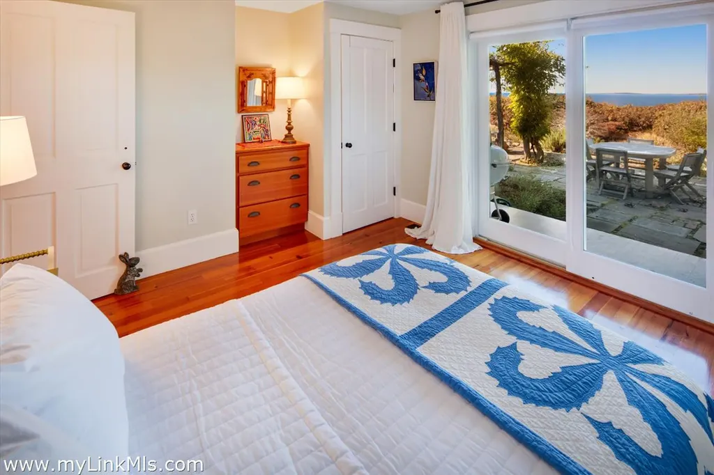 94 Menemsha Inn Road Chilmark MA 02535