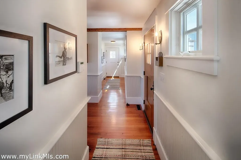 94 Menemsha Inn Road Chilmark MA 02535