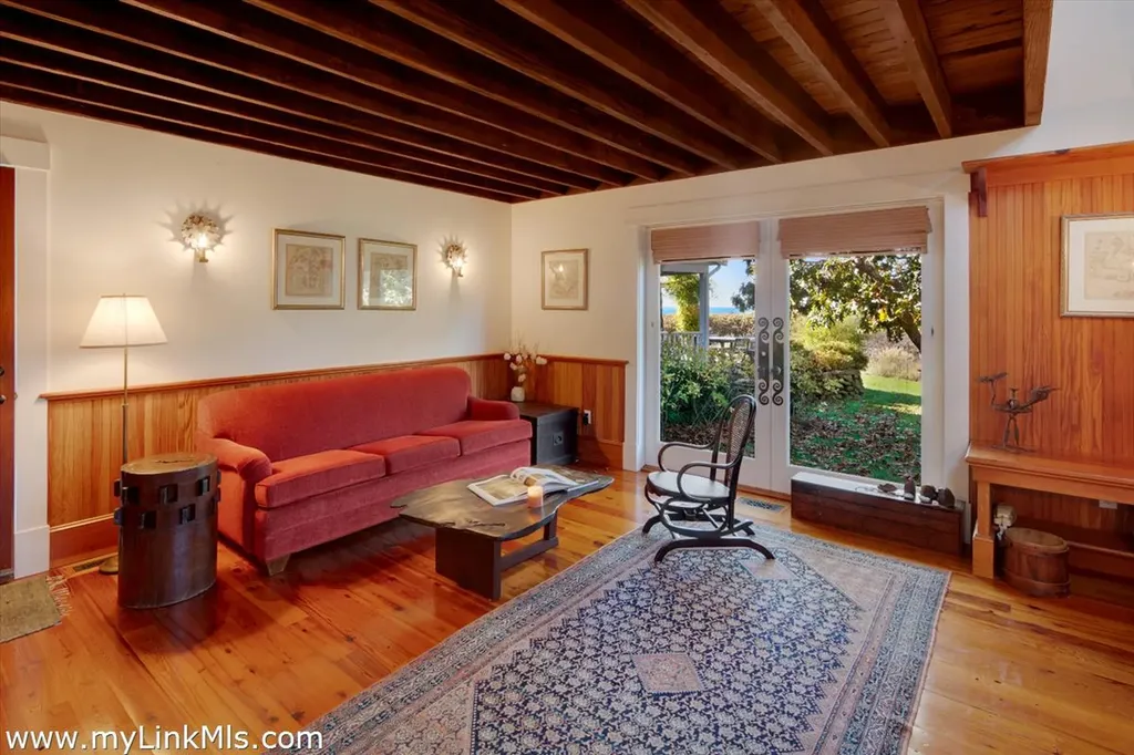 94 Menemsha Inn Road Chilmark MA 02535