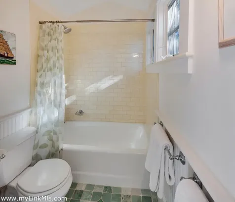 94 Menemsha Inn Road Chilmark MA 02535