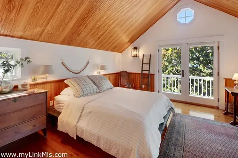 94 Menemsha Inn Road Chilmark MA 02535