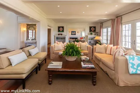 25 Lelands Path Edgartown MA 02539