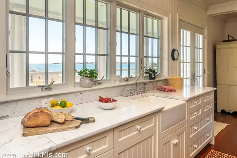 25 Lelands Path Edgartown MA 02539