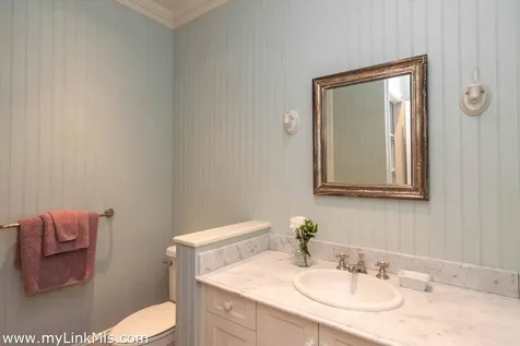 25 Lelands Path Edgartown MA 02539