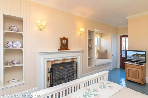 25 Lelands Path Edgartown MA 02539