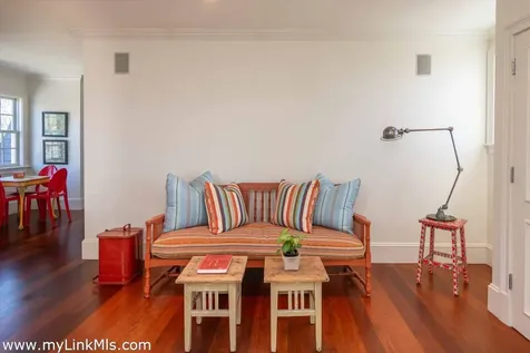 25 Lelands Path Edgartown MA 02539