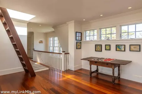 25 Lelands Path Edgartown MA 02539