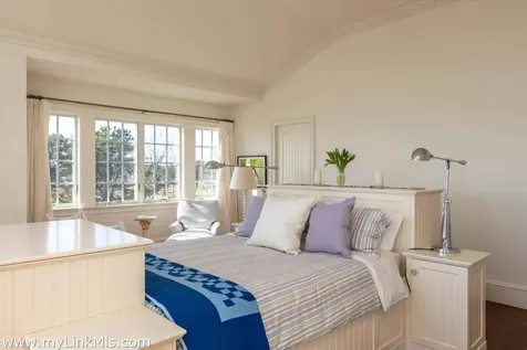 25 Lelands Path Edgartown MA 02539