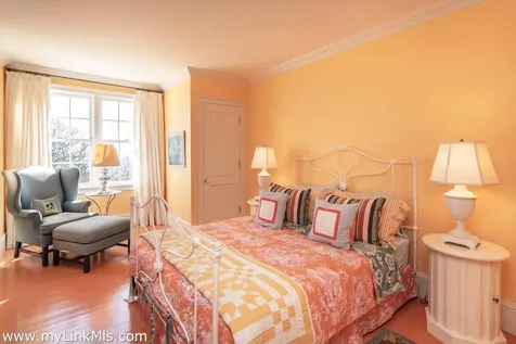 25 Lelands Path Edgartown MA 02539