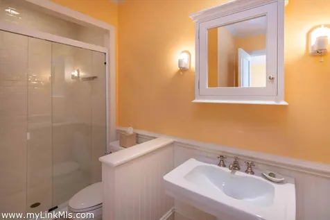 25 Lelands Path Edgartown MA 02539