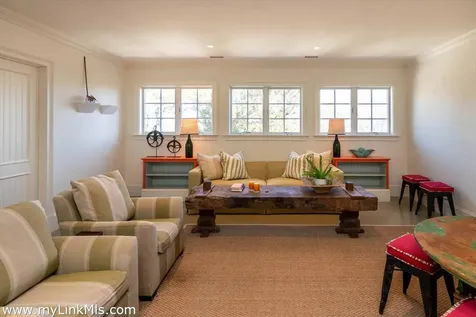 25 Lelands Path Edgartown MA 02539