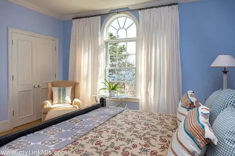 25 Lelands Path Edgartown MA 02539