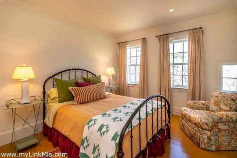 25 Lelands Path Edgartown MA 02539