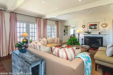 25 Lelands Path Edgartown MA 02539