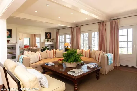 25 Lelands Path Edgartown MA 02539