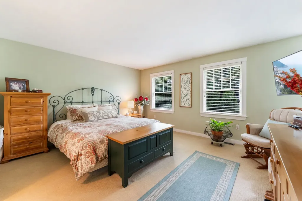 5 Bayes Hill Circle Oak Bluffs MA 02557