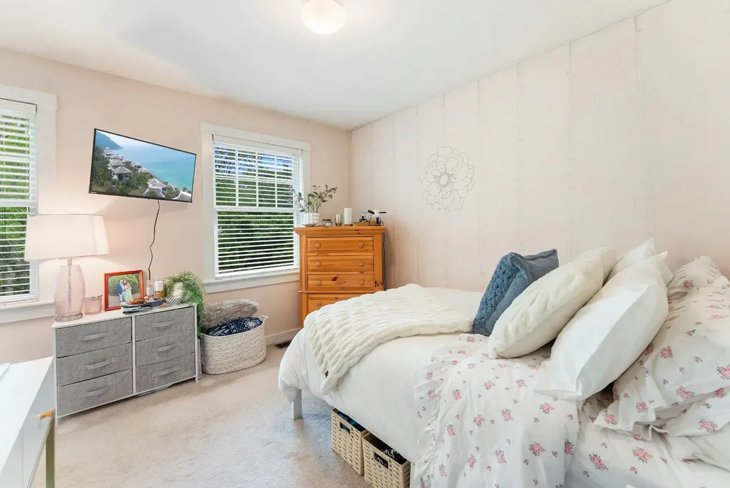 5 Bayes Hill Circle Oak Bluffs MA 02557