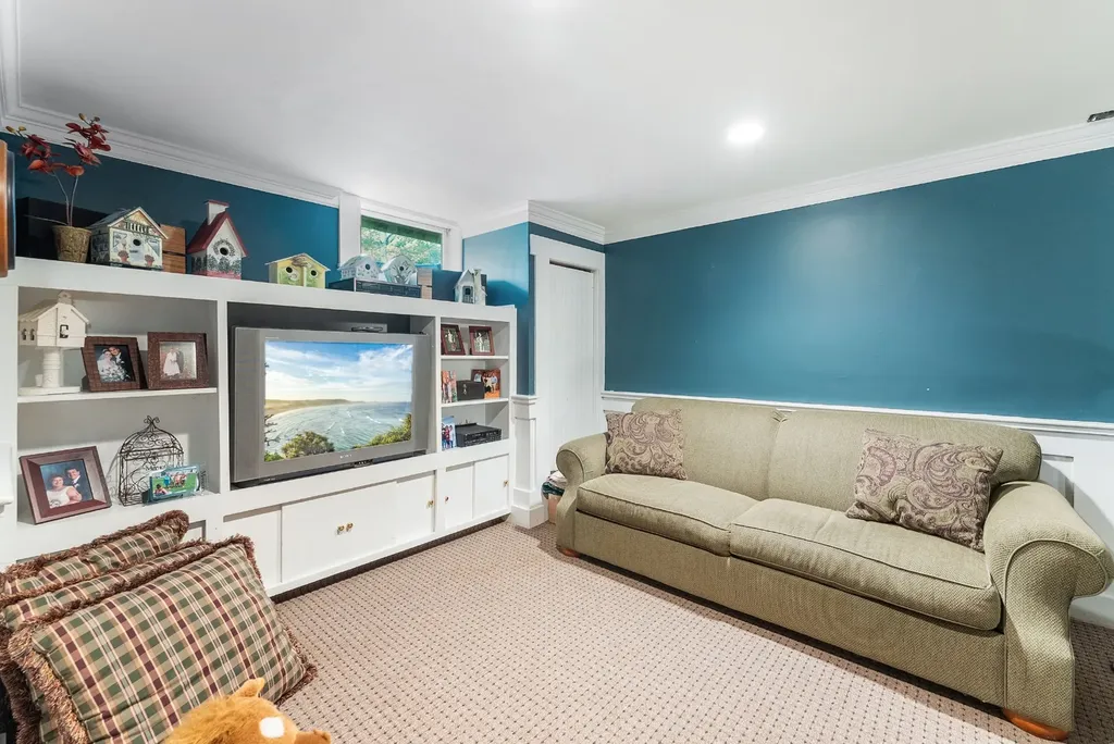 5 Bayes Hill Circle Oak Bluffs MA 02557