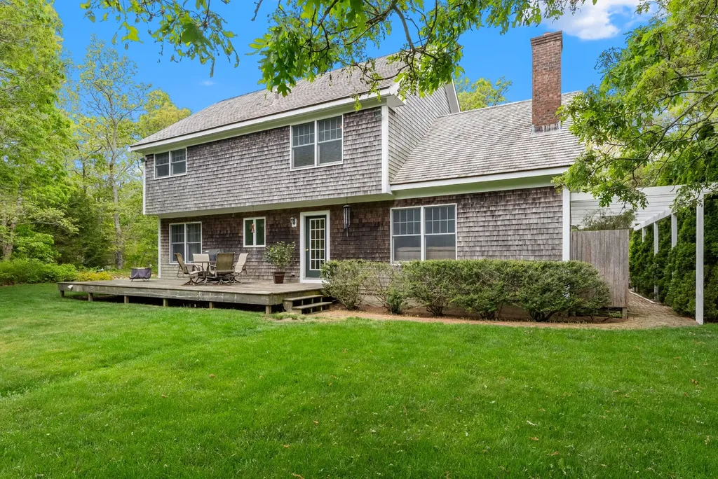 5 Bayes Hill Circle Oak Bluffs MA 02557